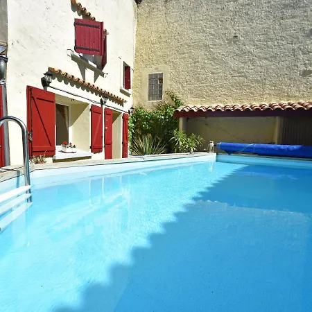 With Pool In Cabard S Hébergement de vacances *